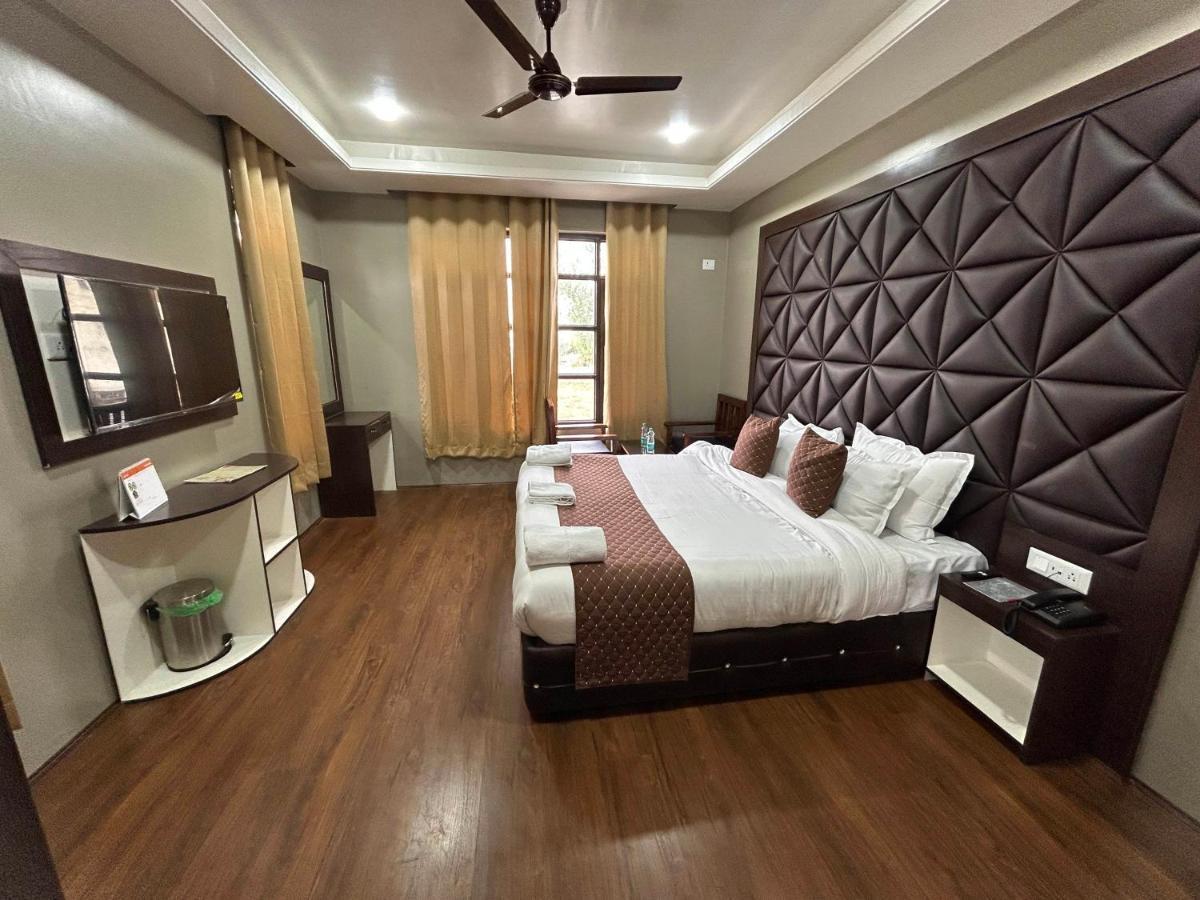 Hotel Fair Mount, Airport Road, Humhama Srinagar Exterior foto