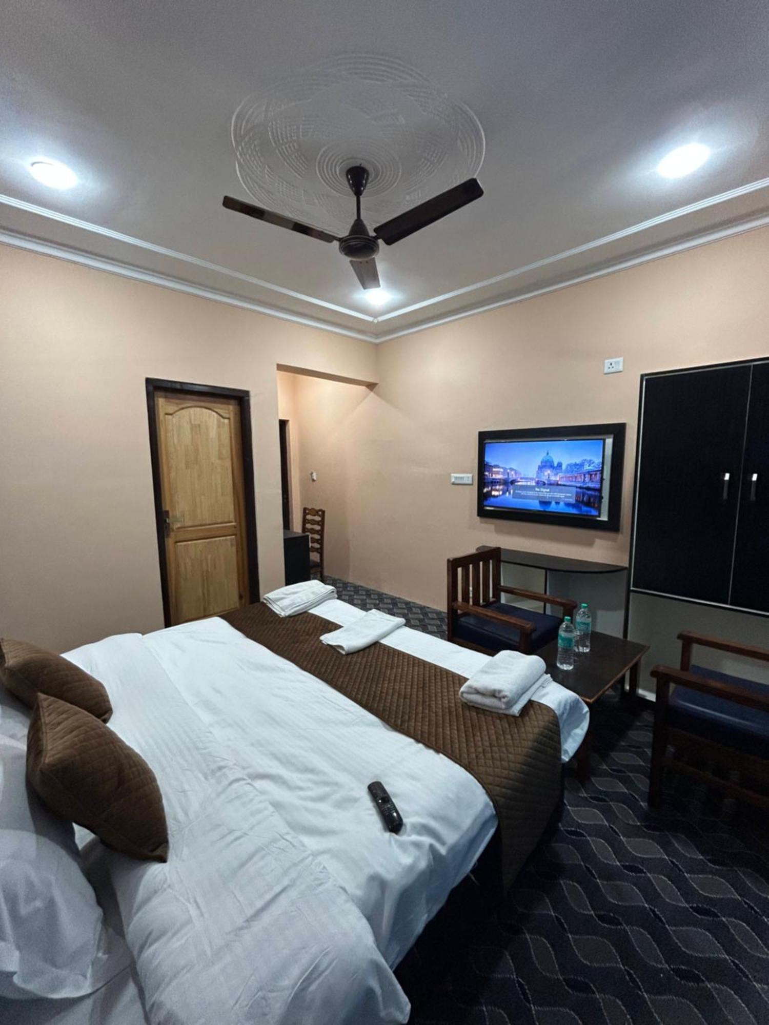 Hotel Fair Mount, Airport Road, Humhama Srinagar Habitación foto