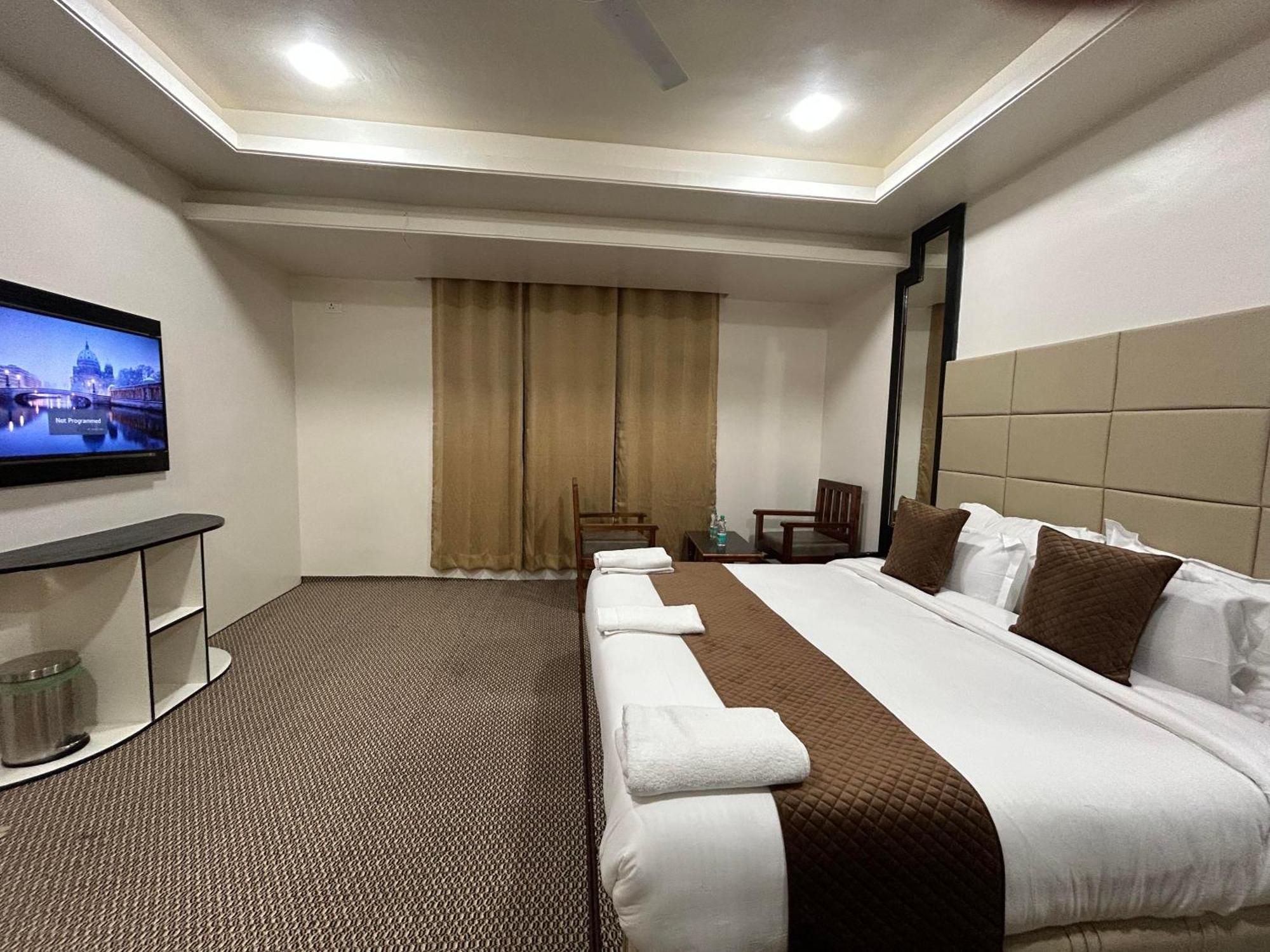 Hotel Fair Mount, Airport Road, Humhama Srinagar Habitación foto