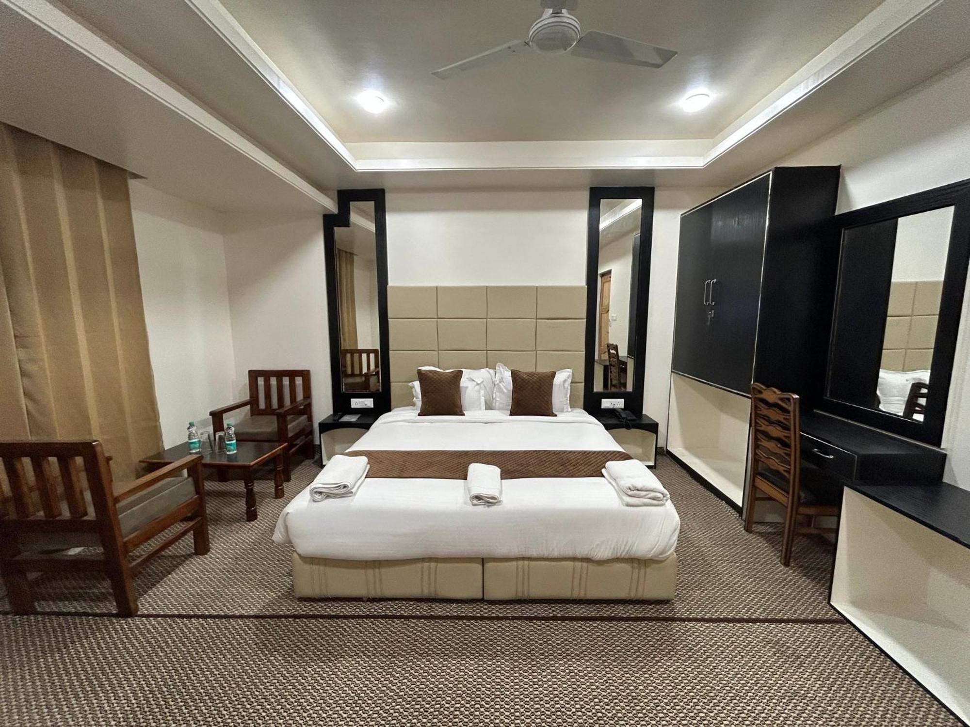 Hotel Fair Mount, Airport Road, Humhama Srinagar Habitación foto